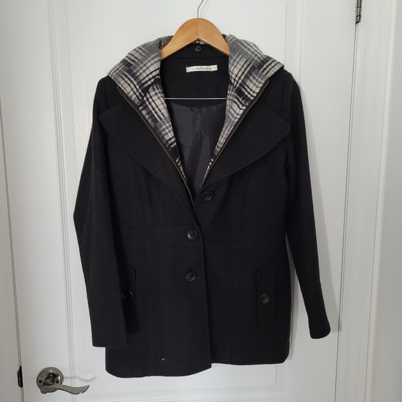 Winter Coat - Picture 2 of 7